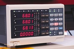 ระบบไฟฟ้ามีปัญหา ผู้เชี่ยวชาญจึงต้องคอยมอนิเตอร์พาวเวอร์มิเตอร์